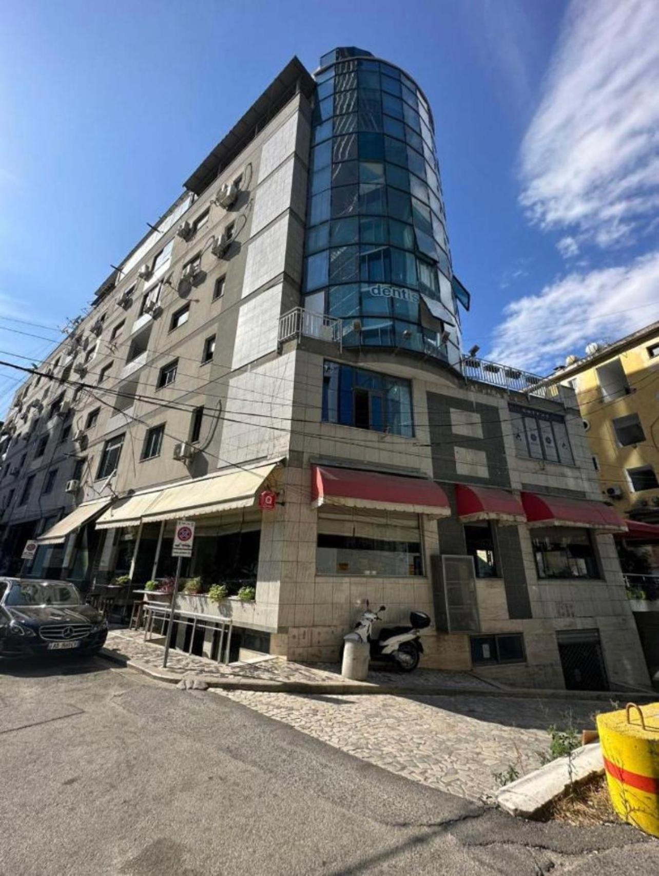 Premium Apartment In The Center ティラナ エクステリア 写真