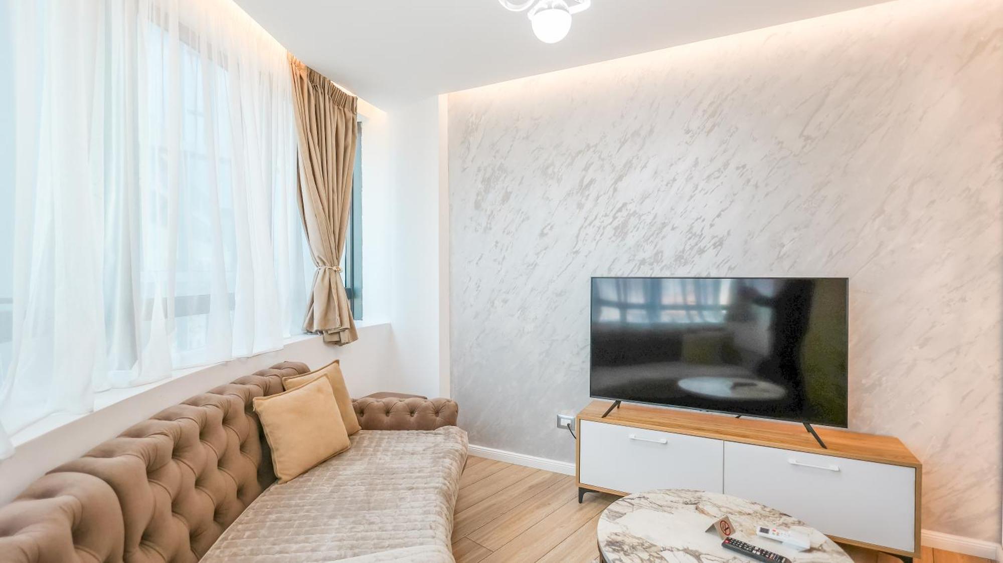 Premium Apartment In The Center ティラナ エクステリア 写真
