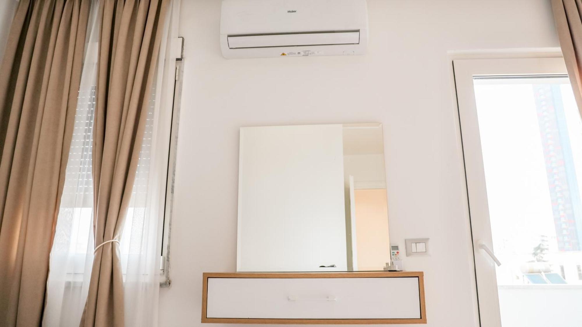 Premium Apartment In The Center ティラナ エクステリア 写真