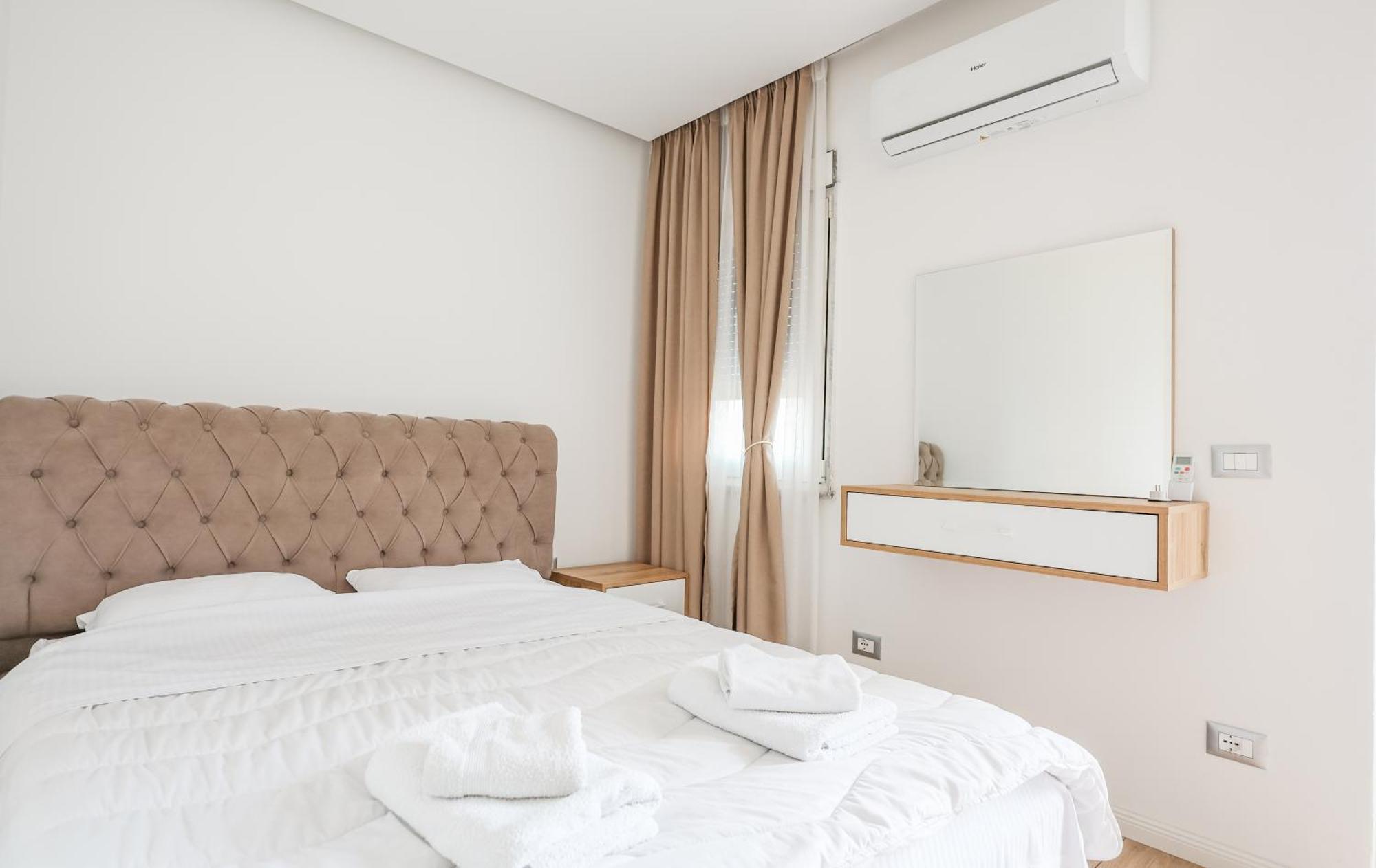 Premium Apartment In The Center ティラナ エクステリア 写真